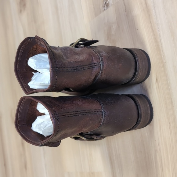 Frye Company Women's Veronica Bootie - Picture 5 of 11